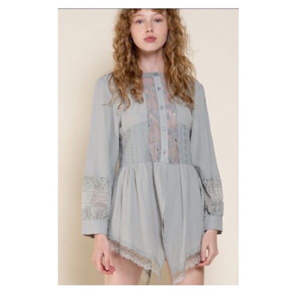 TUNIC w/ Lace Trim china collar & Shark bite Hem - Picture 13 of 15